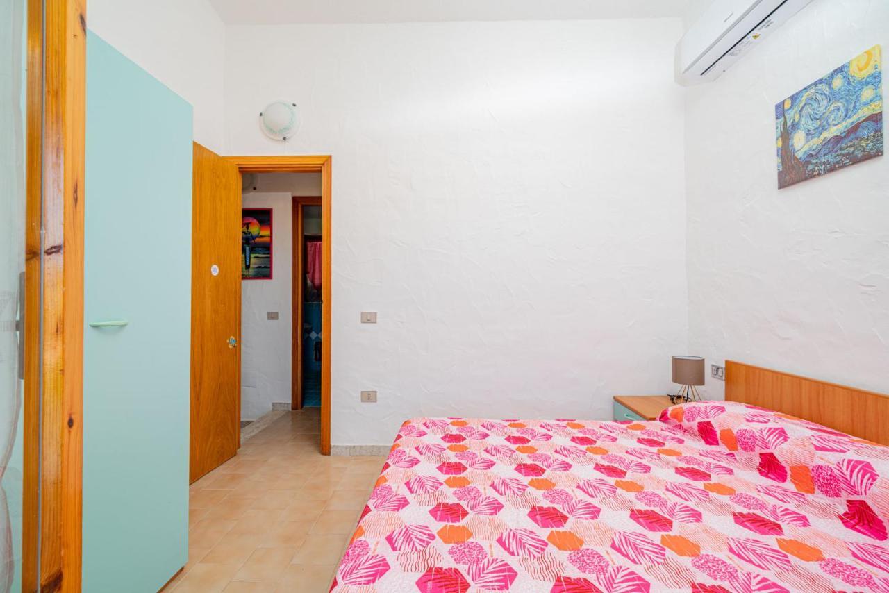 Appartamento Residenziale Trilocale 6 Posti Letto Via Oristano San Teodoro  Exteriér fotografie